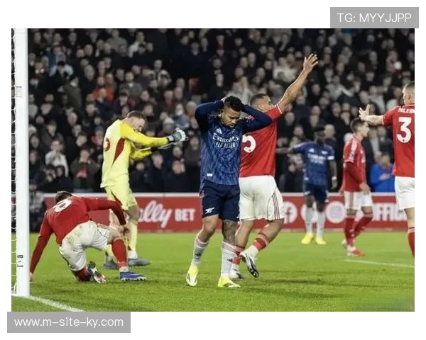 阿森纳四线争冠优势明显 攻防节奏控制成现代足球标杆 阿森纳四线争冠优势明显 攻防节奏控制成现代足球标杆